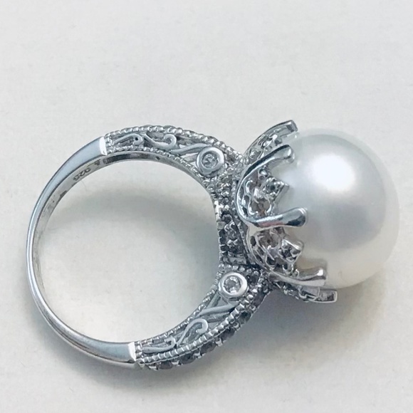 Genuine Cultured White Pearl & Zircon Crown Ring - Picture 9 of 10